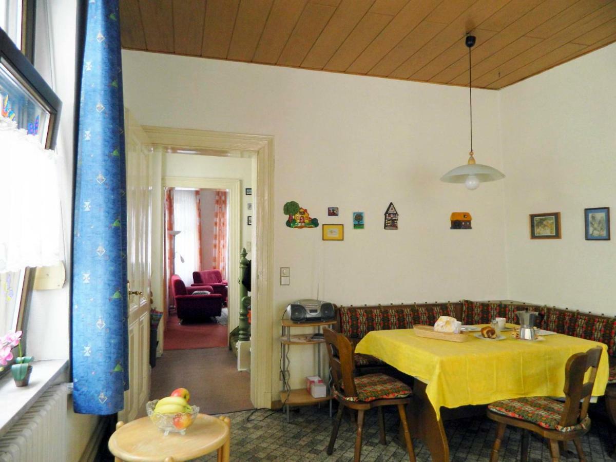 Ferienwohnung Burgblick トラーベン・トラールバッハ エクステリア 写真