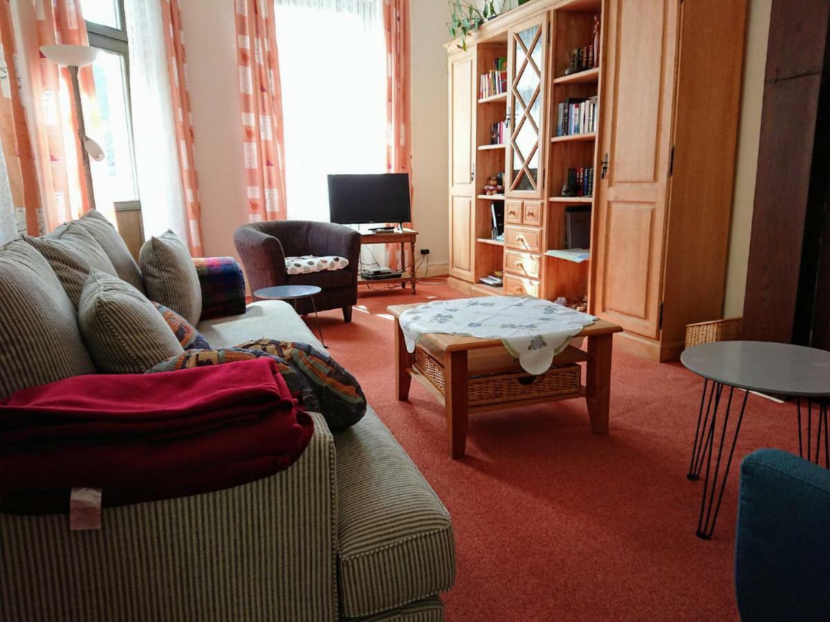Ferienwohnung Burgblick トラーベン・トラールバッハ エクステリア 写真