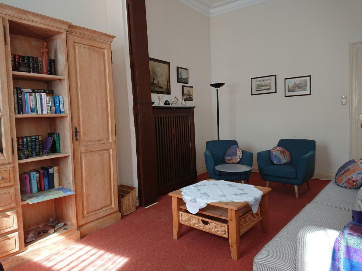 Ferienwohnung Burgblick トラーベン・トラールバッハ エクステリア 写真